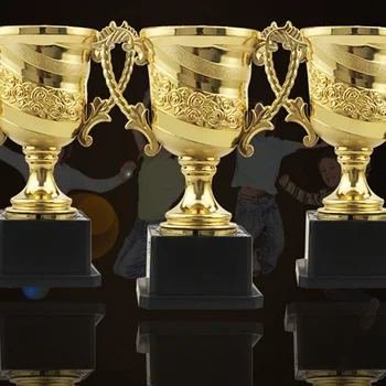 2 Бр Детски Пластмасов Трофея На Известни Личности, Награда За Празник На Футбола, Малки Наградни Купи