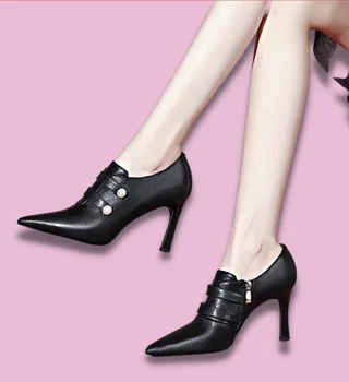 През пролетта 2024 нови френски тънки черни обувки на европейски и американски темперамент, прости ботильоны на бисерна шило за жени